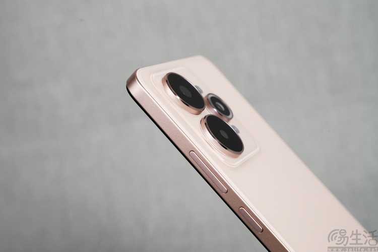 真我15首发评测:年轻人的娱乐平权神器 真我15首发评测:年轻人的娱乐平权神器